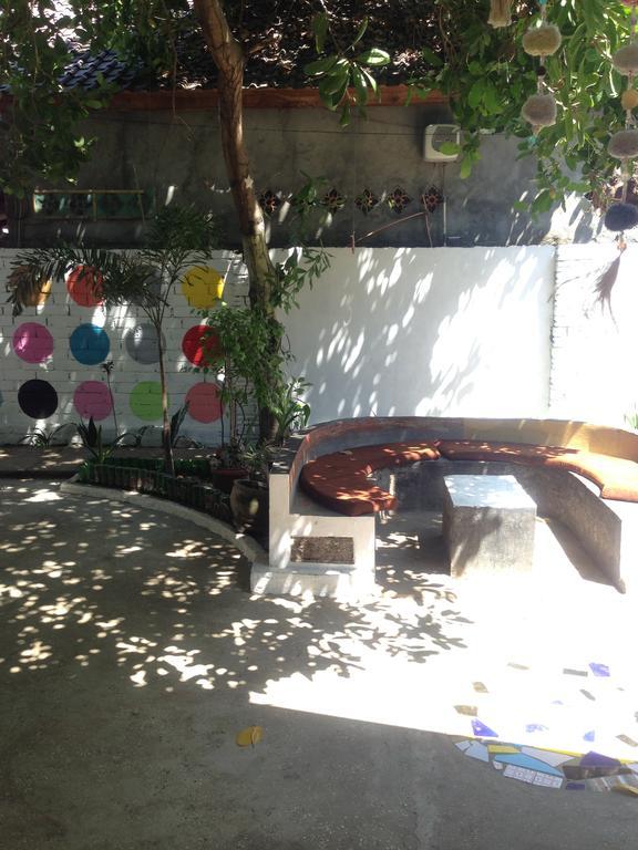 Good For Ya Knee Hostel & Bungalows (Adults Only) Gili Trawangan Extérieur photo