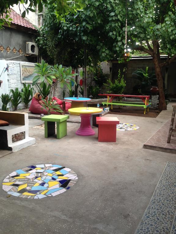 Good For Ya Knee Hostel & Bungalows (Adults Only) Gili Trawangan Extérieur photo
