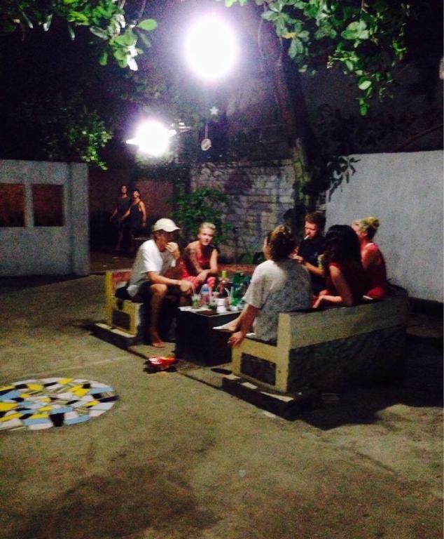 Good For Ya Knee Hostel & Bungalows (Adults Only) Gili Trawangan Extérieur photo