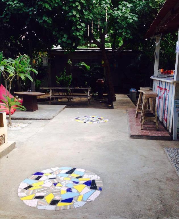 Good For Ya Knee Hostel & Bungalows (Adults Only) Gili Trawangan Extérieur photo