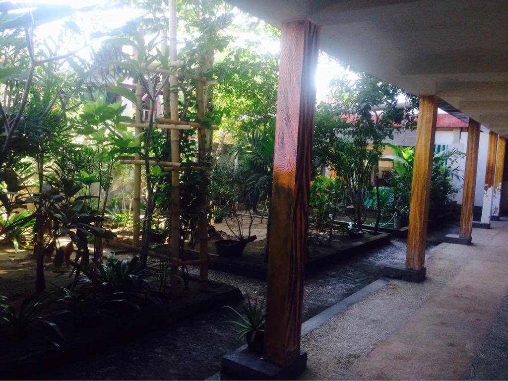 Good For Ya Knee Hostel & Bungalows (Adults Only) Gili Trawangan Extérieur photo